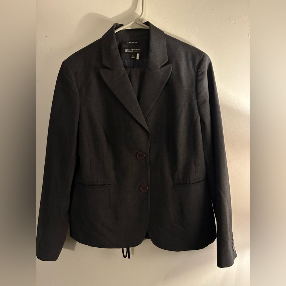 Jones New York Collection Platinum Stretch Suit Set | 14 | Gray Blazer & Pants